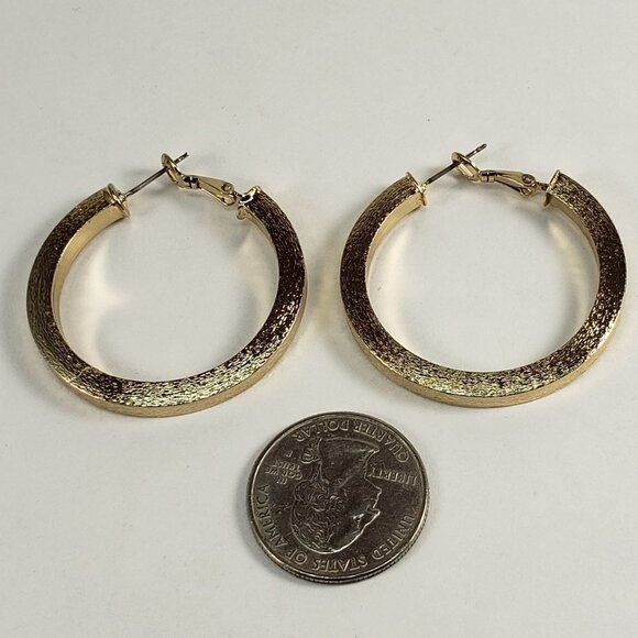 Women's Textured Gold tone Chunky Hoop Hinged Leverback Latch Earrings, 1.5-inch - Picture 5 of 7